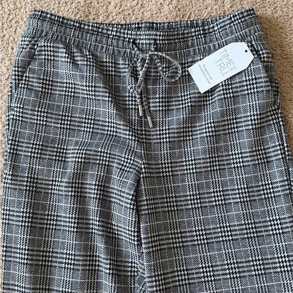 Pants - Picture 2 of 5